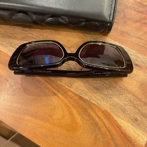 CHANEL Black and Gold Square Sunglasses
New main image 4